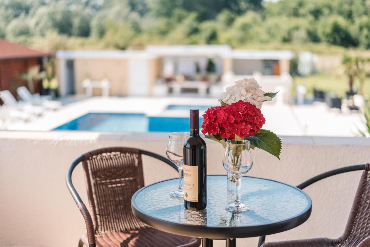 Christopher'S Apartments Ulcinj Luaran gambar